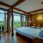 Nexus House Lang Bao Chi