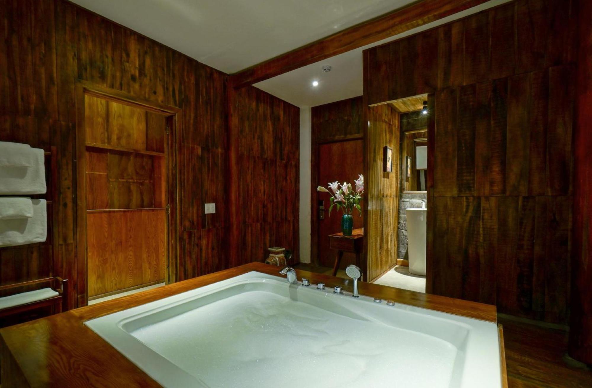 Nexus House Lang Bao Chi