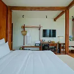 Nexus House Lang Bao Chi